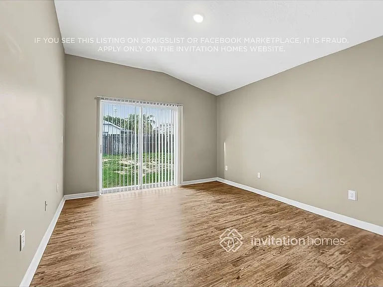 9424 Clover Glen Dr — Photo 12
