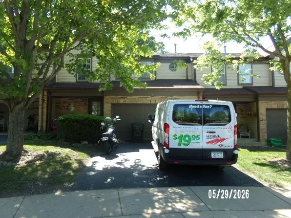 11 Oxford Ct, Algonquin, IL 60102