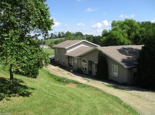 2800 Bender Rd, Marietta, OH 45750