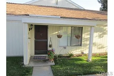 1075 Springs Ln Photo 1