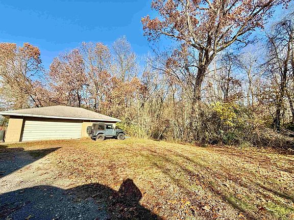 3rd image of 10140 E State Road 10