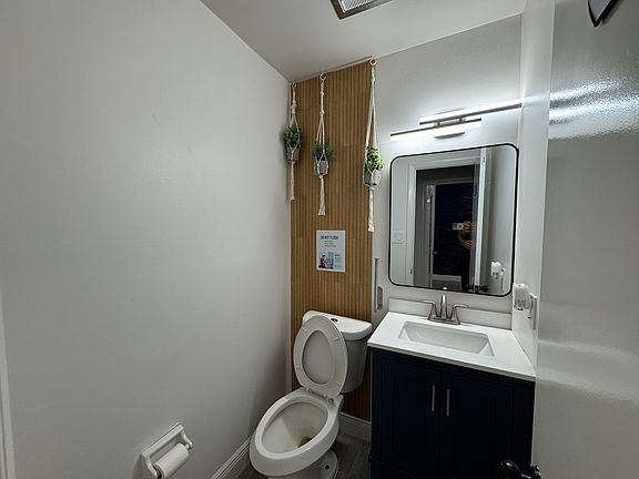 5th image of 5401 Alhambra Dr