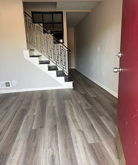 1090 3rd St #3 — Photo 6