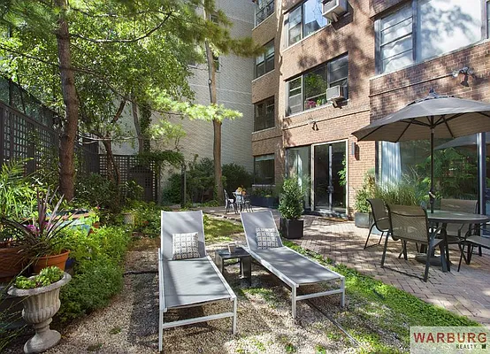 Sold by Warburg | media 28