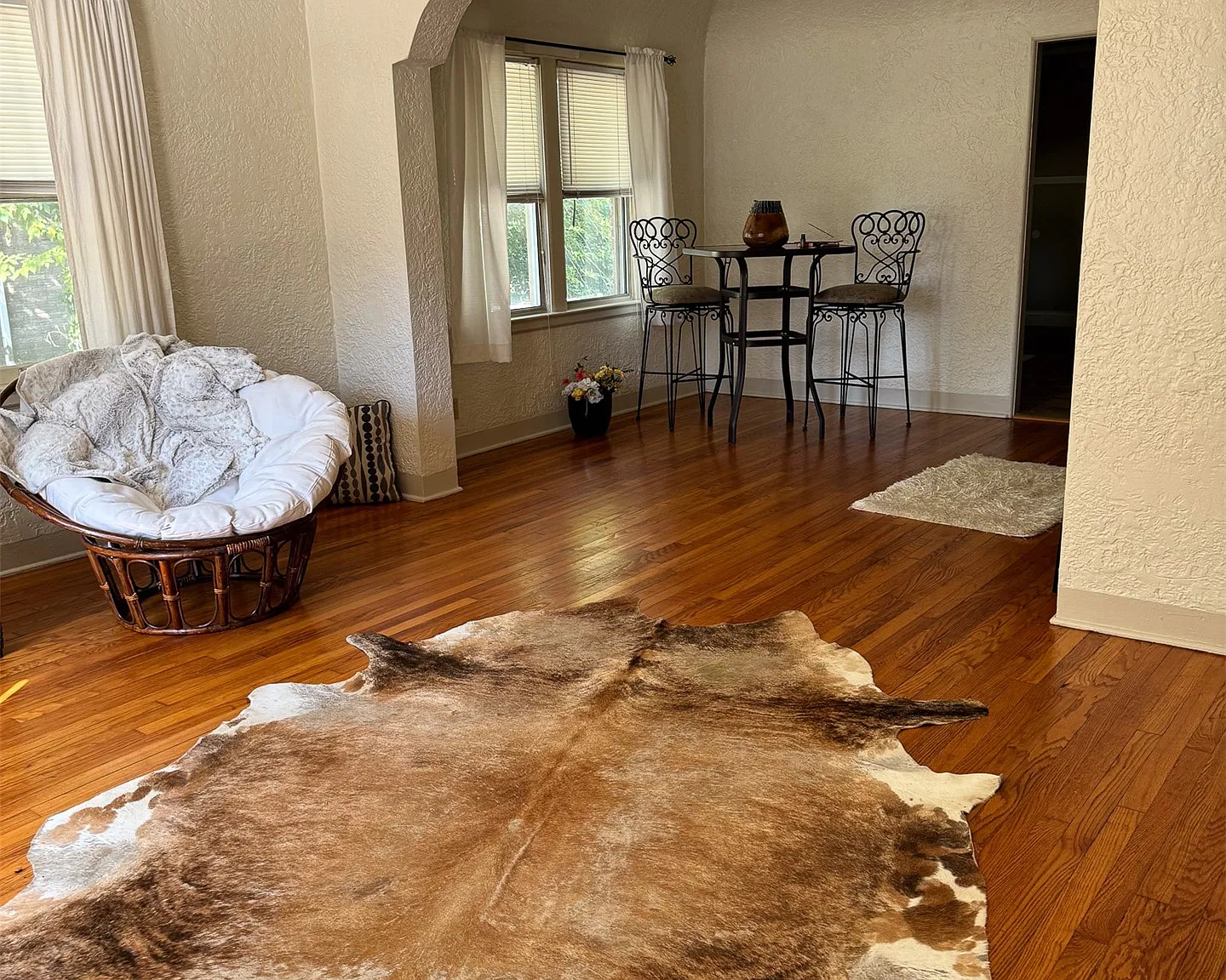 1 bed, 1.0 bath, 1000 sqft, $1,100 — Photo 1