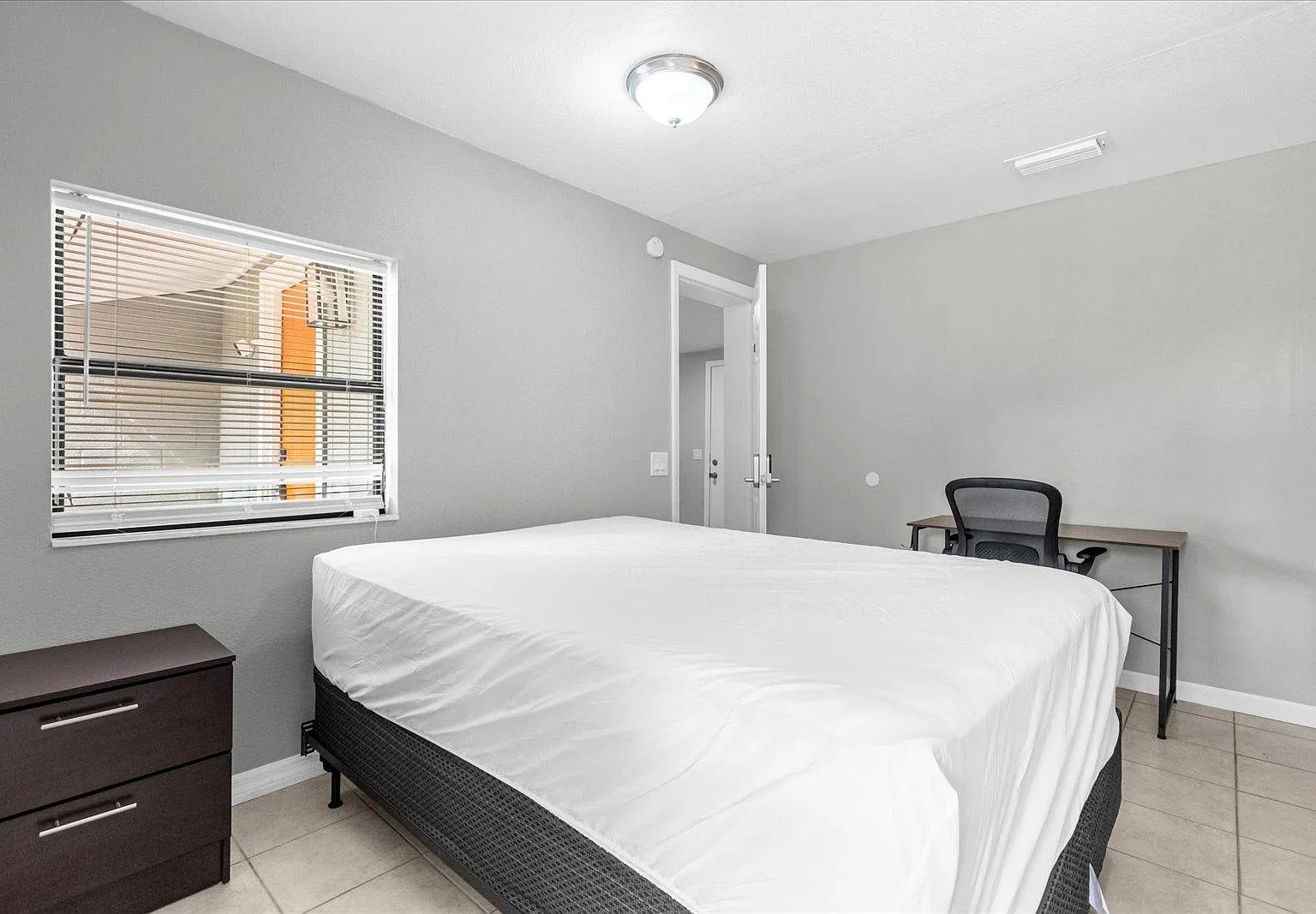 4 bed, 3.0 bath, 1875 sqft, $1,044 — Photo 3