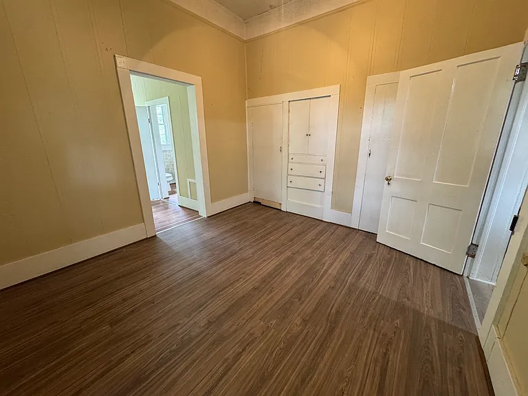327 Hebert St — Photo 6
