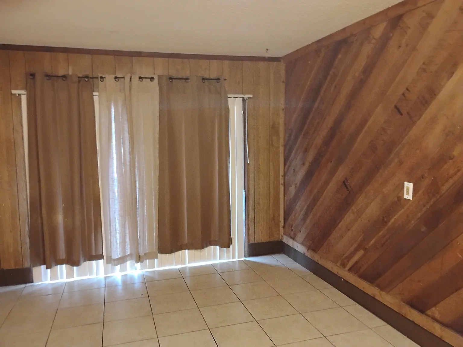 1 bed, 400 sqft, $1,095 — Photo 4