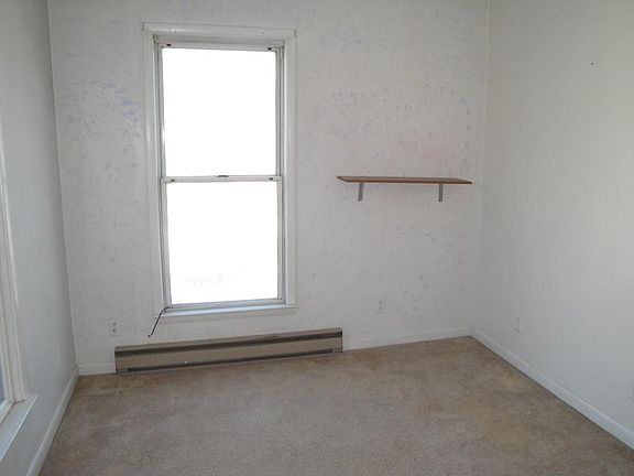 5th image of 913 9th Ave