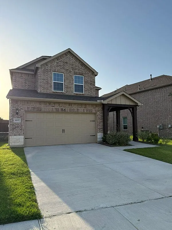 3 bed, 2.5 bath, 1721 sqft, $3,200 — Photo 1