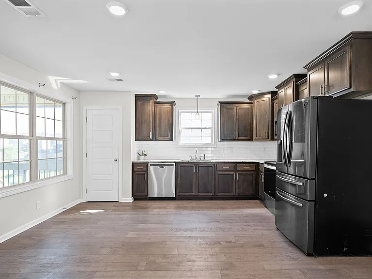 748 Jodine Ann Dr — Photo 10