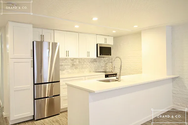 Rented by Grand & Co. | media 1