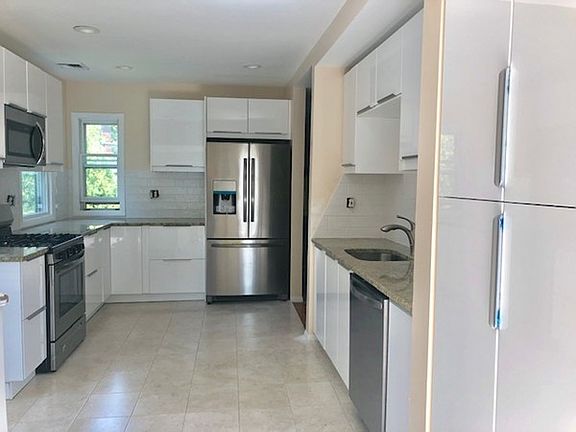 2nd image of 1003 Chestnut St #0