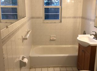 398 Valley View Ave, Paramus, NJ 07652