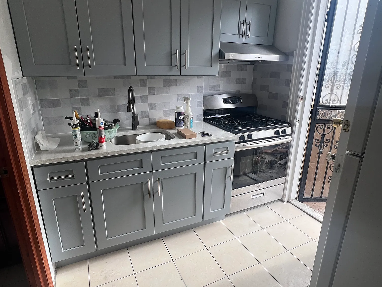 1 bed, 600 sqft, $2,100 — Photo 3