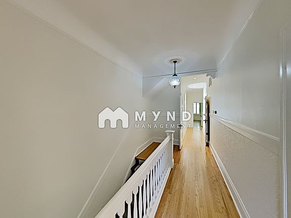 4th image of 2241 Leavenworth St
