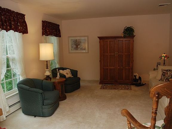FORMAL LIVING ROOM