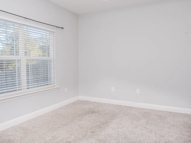 5567 Galaxy Dr — Photo 2