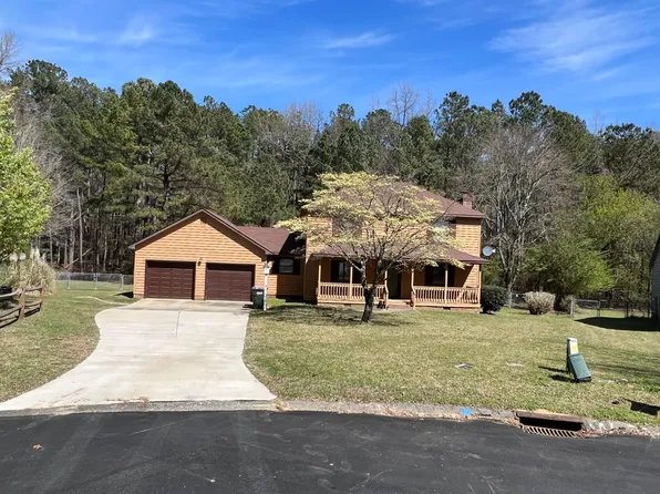 7182 Silverstone Ct, Fayetteville, NC 28304