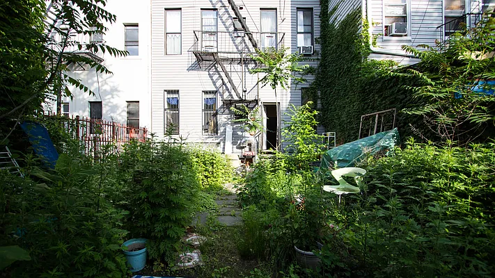 Rented by Nooklyn NYC LLC | media 12