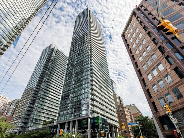 38 Grenville St Unit 708, Toronto, ON M4Y 1A5
