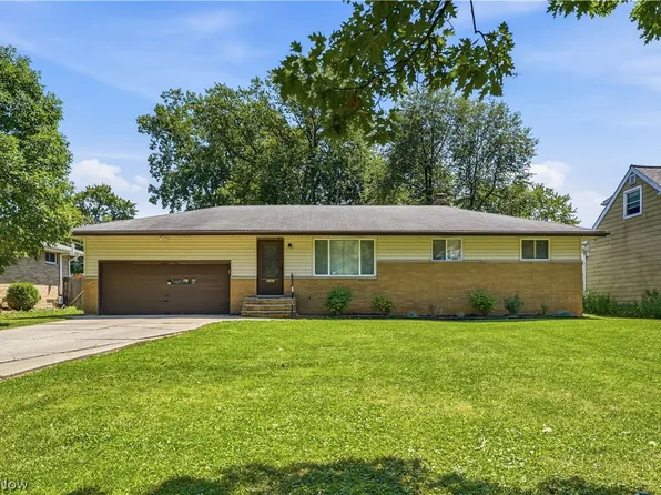 8985 Big Creek Pkwy, Strongsville, OH 44149