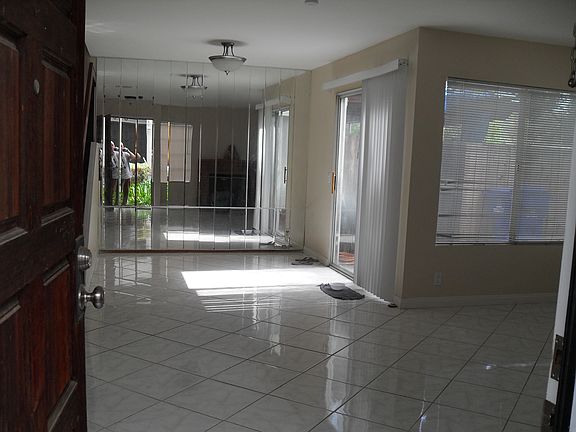 3rd image of 1251 Manzana Way