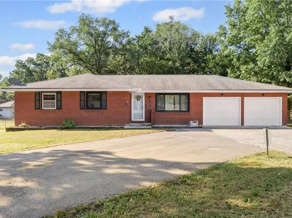 702 Quincy Blvd, Smithville, MO 64089