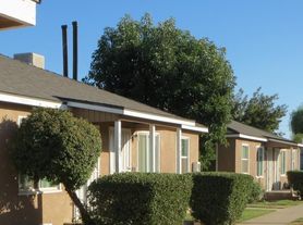 3353 E Clinton Ave, Fresno, CA