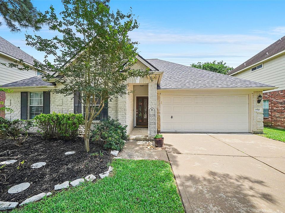 1st image of 15510 Valley Creek Dr