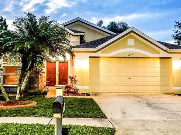 3837 Lockridge Dr