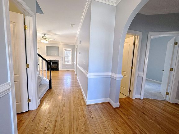 3rd image of 49 Lesley Ct