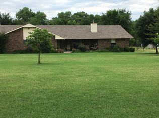 1423 W Chestnut Rd, Washington, OK 73093