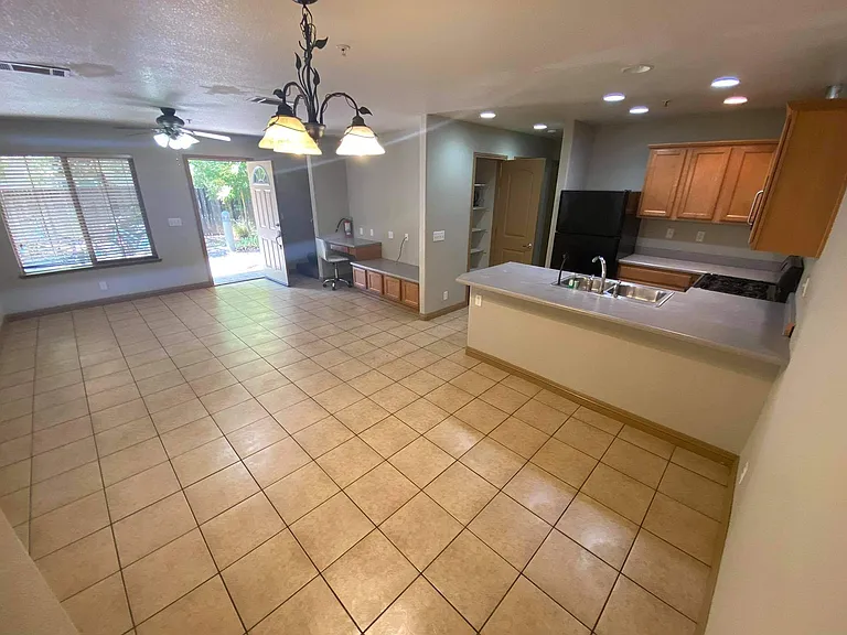 819 H St #2 — Photo 5