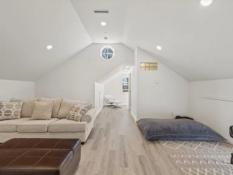 8704 Balbirnie Ct — Photo 29