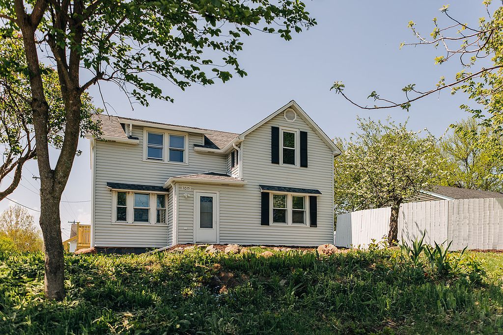 1015 28th St - Property Image