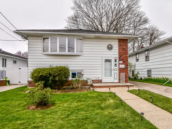 188 Seidman Ave, Staten Island, NY 10312