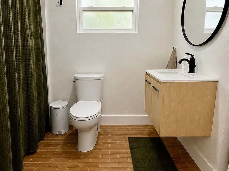 8 E Cypress St — Photo 11