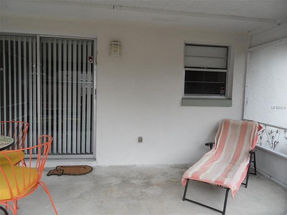 4th image of 770 E Iris Dr