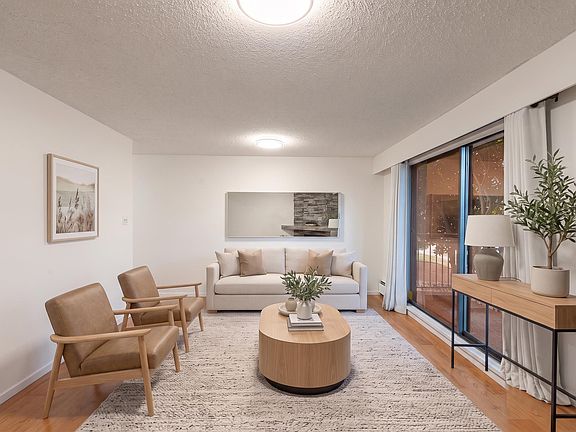 4th image of 425 Ash St #102