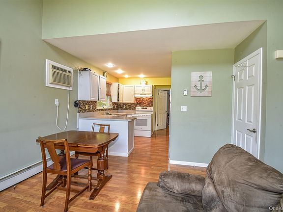 3rd image of 38 Montauk Road