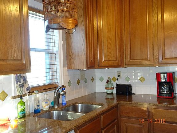 2nd image of 2524 W Division St