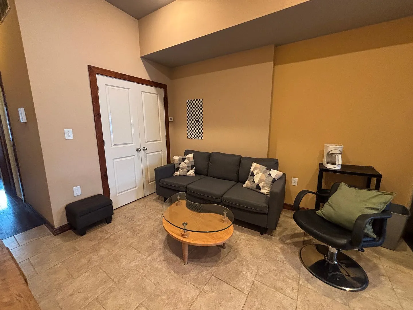 3223 Wallace st — Photo 3