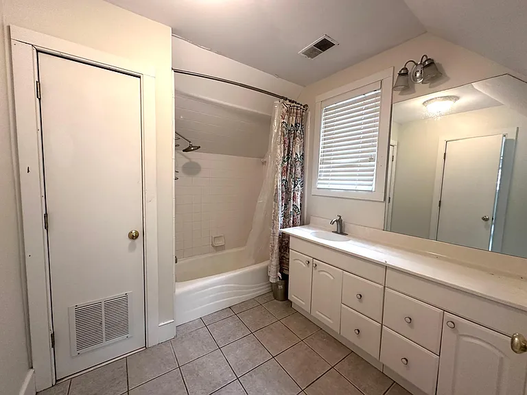 14 Elizabeth St #5 — Photo 20