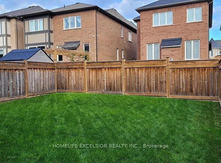 130 Major Cres — Photo 3