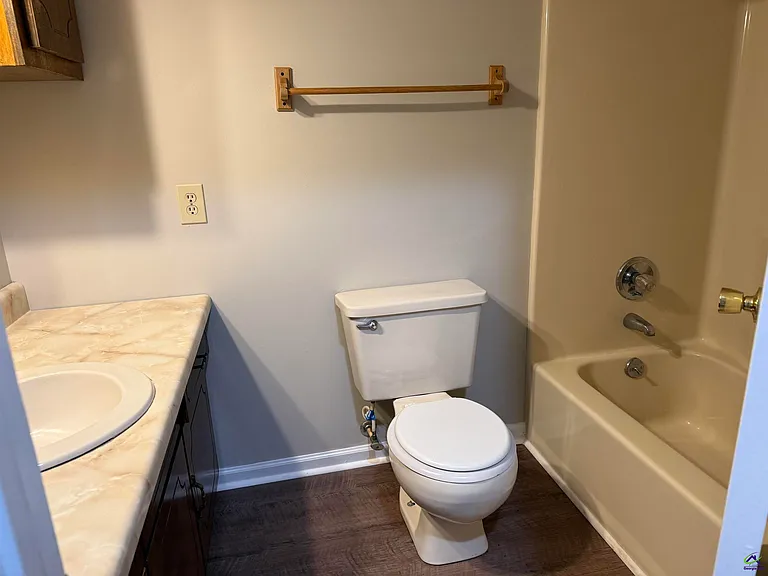 118 S Springs Dr — Photo 8