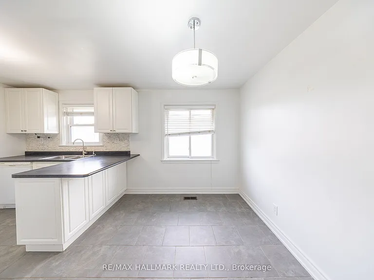 1118 Athol St #MAIN — Photo 9