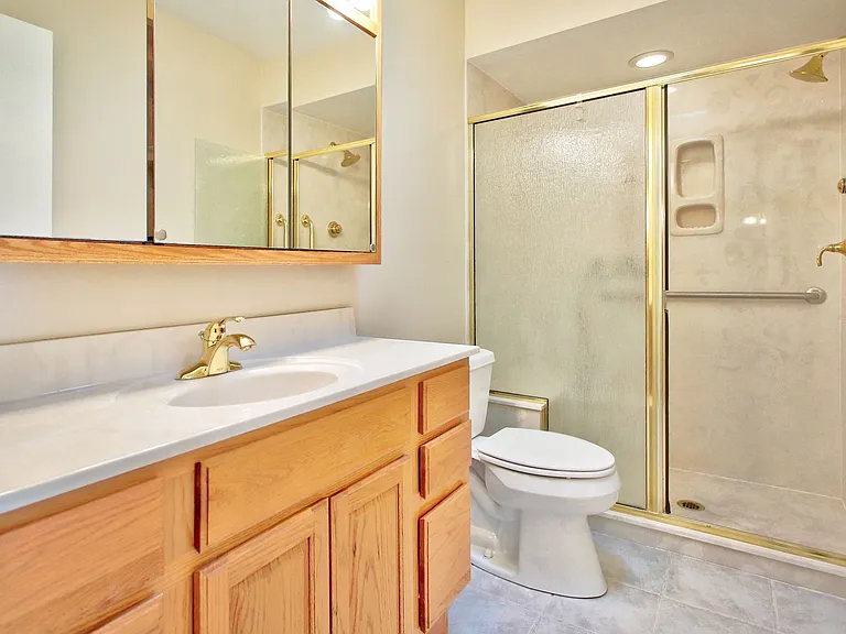 854 York Ave — Photo 13