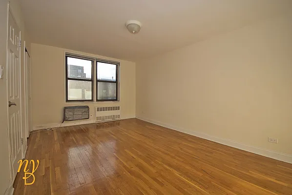 Rented by New York Dwellings LLC | media 27