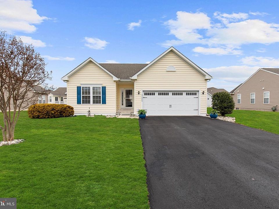 1st image of 37903 Bayview Cir E